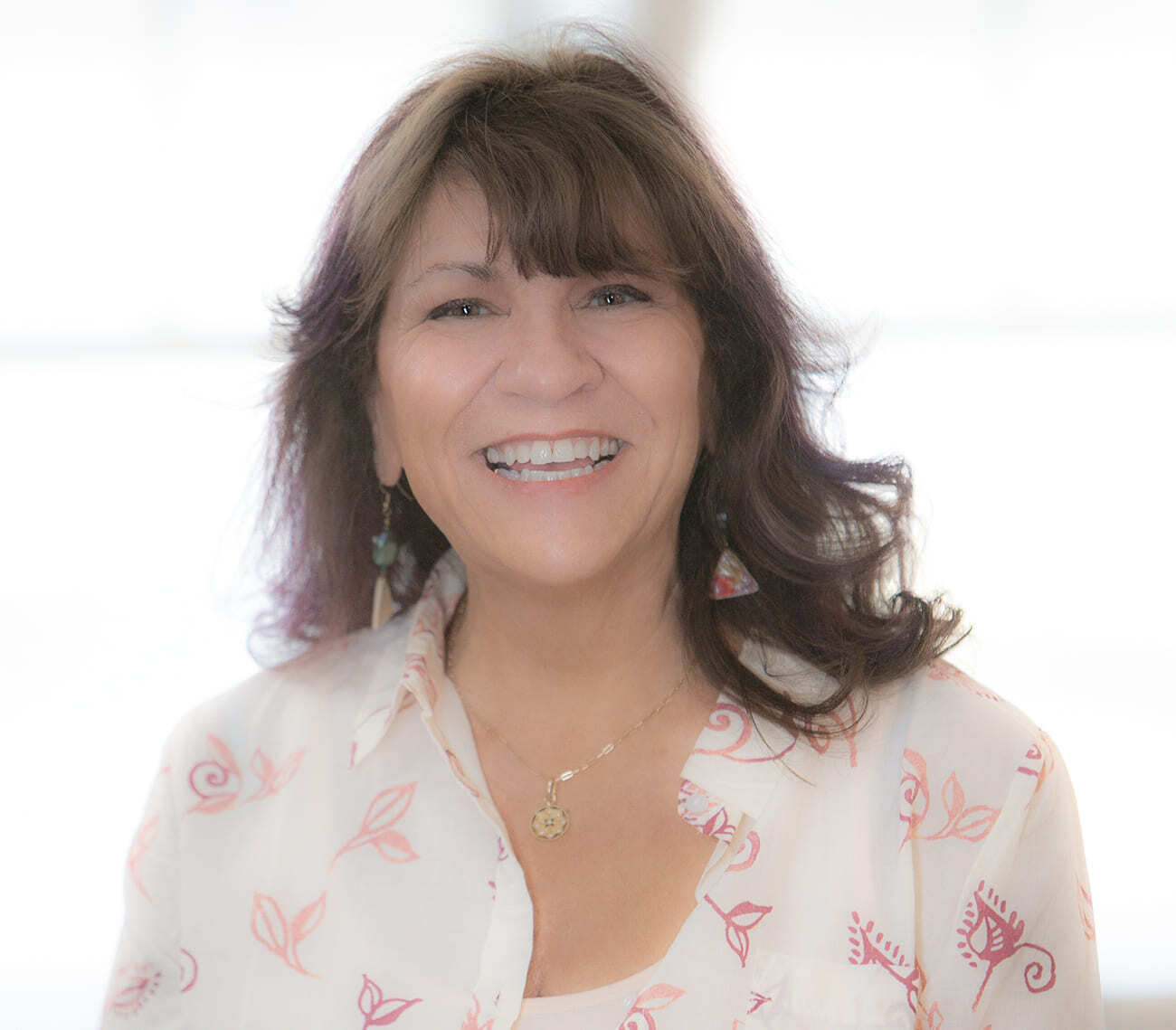 lynn-client-relations-oxland-builders-seacoast-nh-home-renovation-customer-support